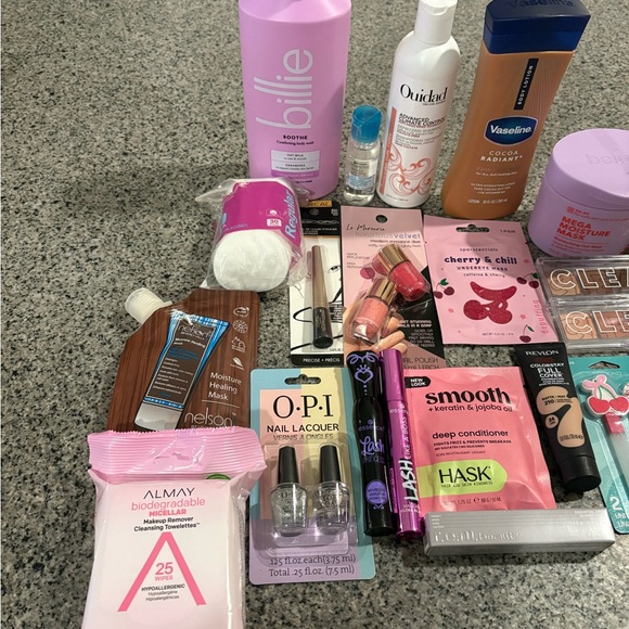 New Beauty Bundle - Picture 2 of 5